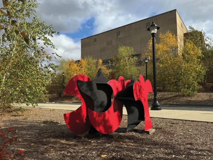 Rouge et Noir outside the Jorgensen Center for Performing Arts