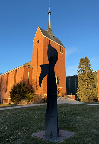 David Hayes Vertical Motif sculpture